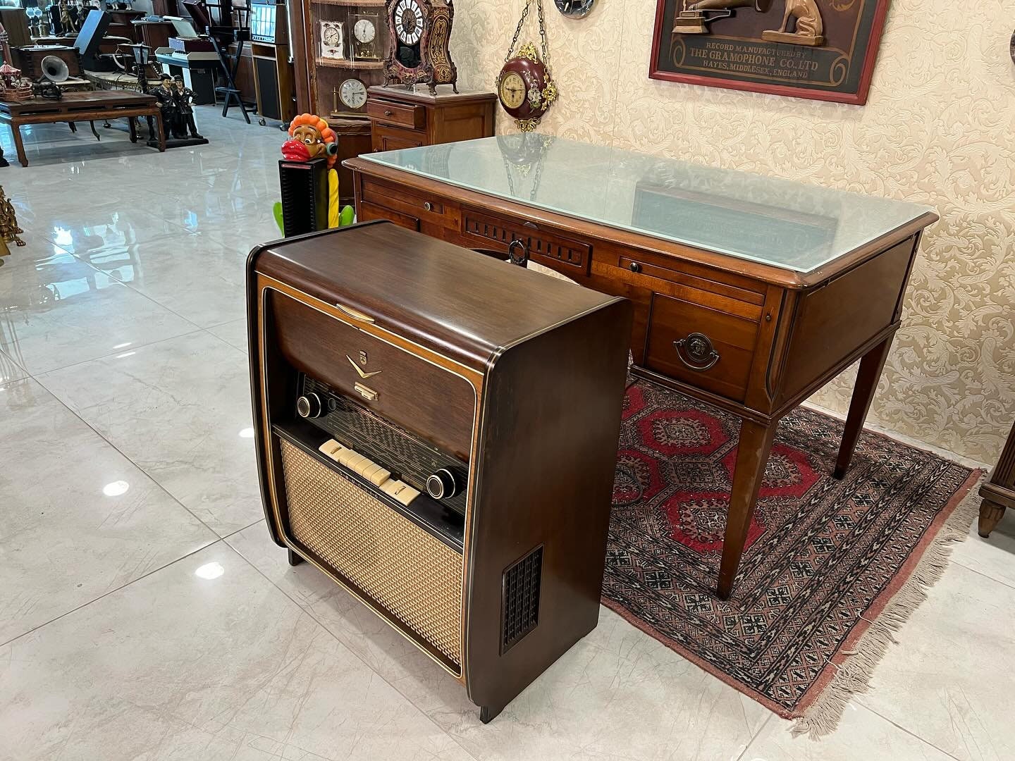 Antique Grundig Tube Music Cabinet | Original FM | Excellent Condition- Turntable