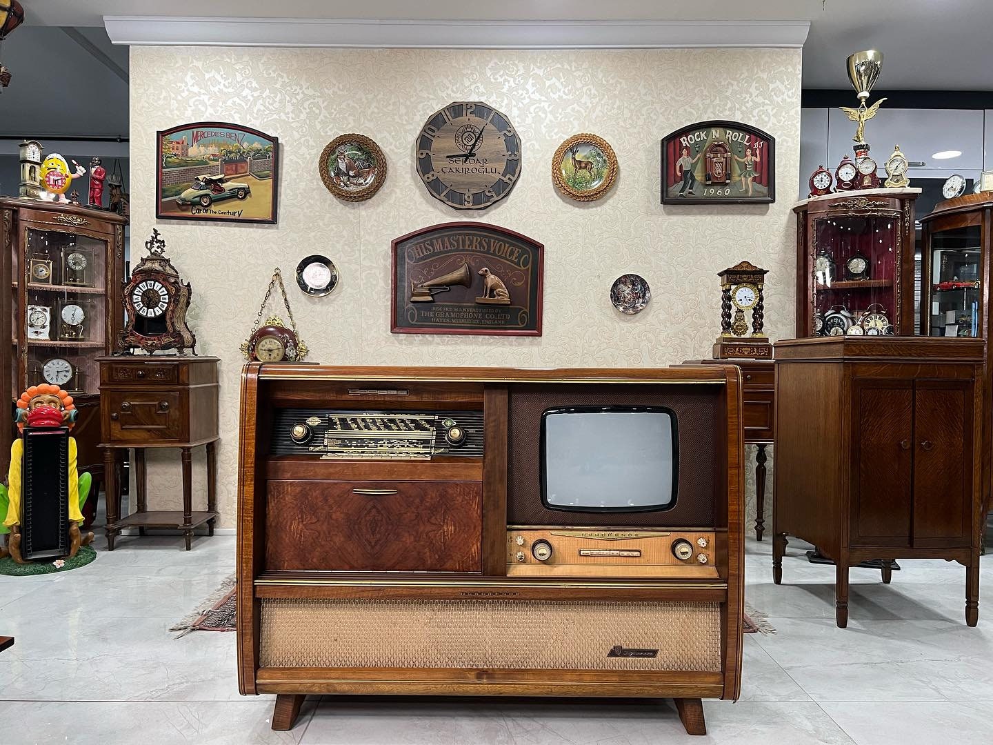 Antique Rosita Music Cabinet | Dual 1254 Belt Drive Turntable | Audion T 475 Amp Receiver | Audion D 475 Cassette Deck |Original Speaker Set