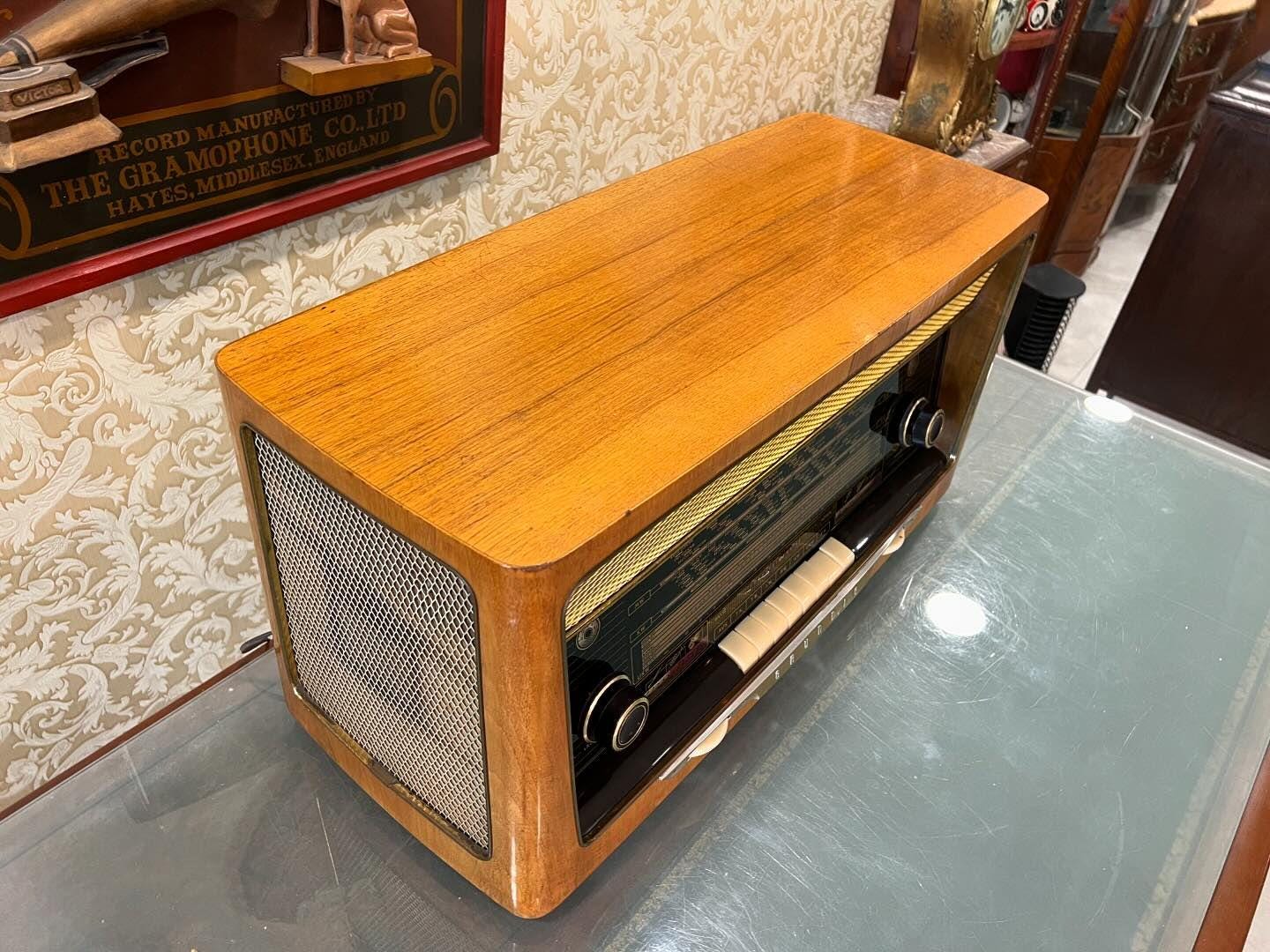 Antique Grundig 3090/56 Tube Radio with Original FM, Fully Functional, Excellent Condition, Collectible Vintage Piece