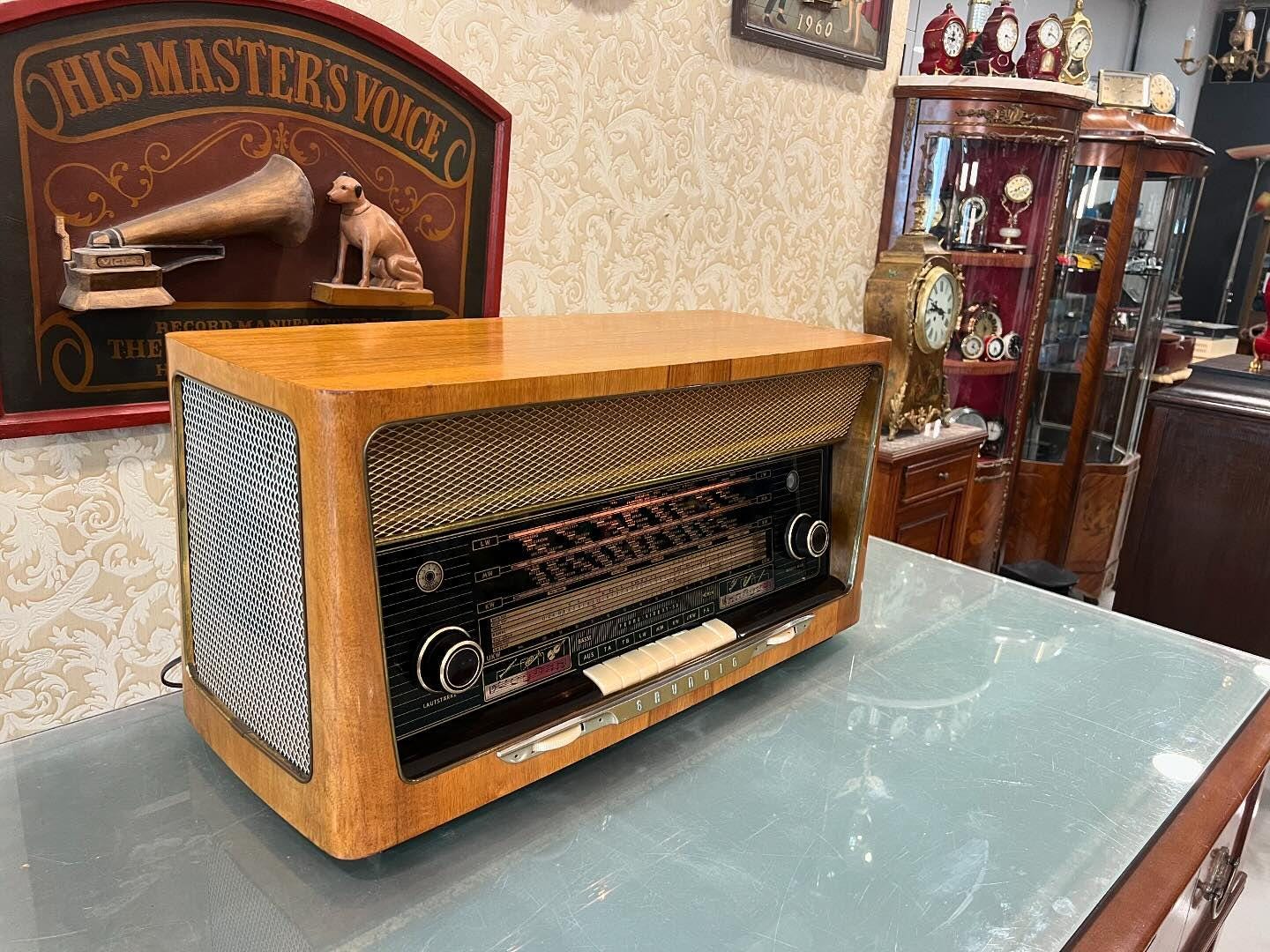 Antique Grundig 3090/56 Tube Radio with Original FM, Fully Functional, Excellent Condition, Collectible Vintage Piece