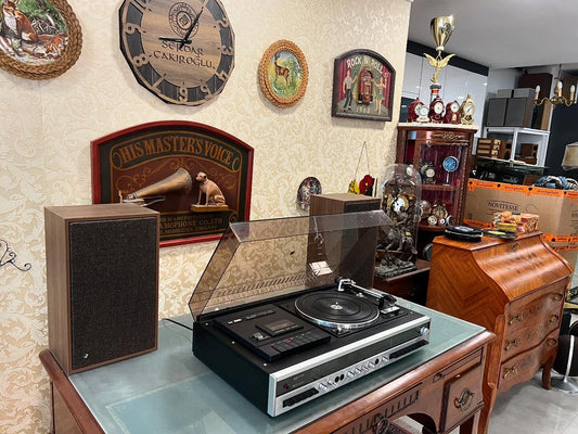 Antique Dual KA 360 Turntable with FM Radio, Cassette Player, Original CL 240 Speakers, Fully Automatic, Excellent Condition