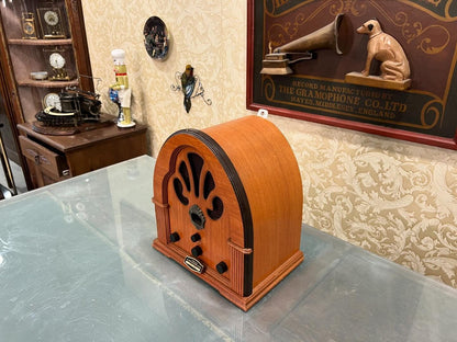 Vintage Cathedral Tube Radio with FM, Fully Functional, Excellent Condition, Antique Collectible