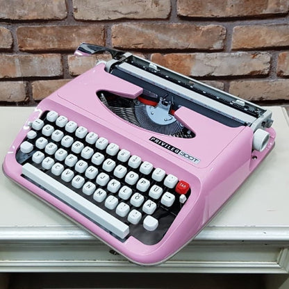 PRIVILEG 300T Typewriter,Charming Pink Hue,1960 Model,Vintage Elegance with Modern Typing Precision | Ideal for Timeless Writing Experiences