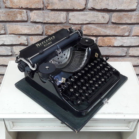 Mercedes Prima Typewriter | Black Elegance with Matching Keyboard and Bag | Fully Operational for a Stylish Writing Experience!