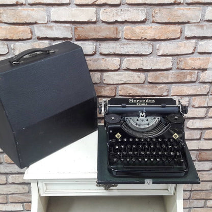 Mercedes Prima Typewriter | Black Elegance with Matching Keyboard and Bag | Fully Operational for a Stylish Writing Experience!