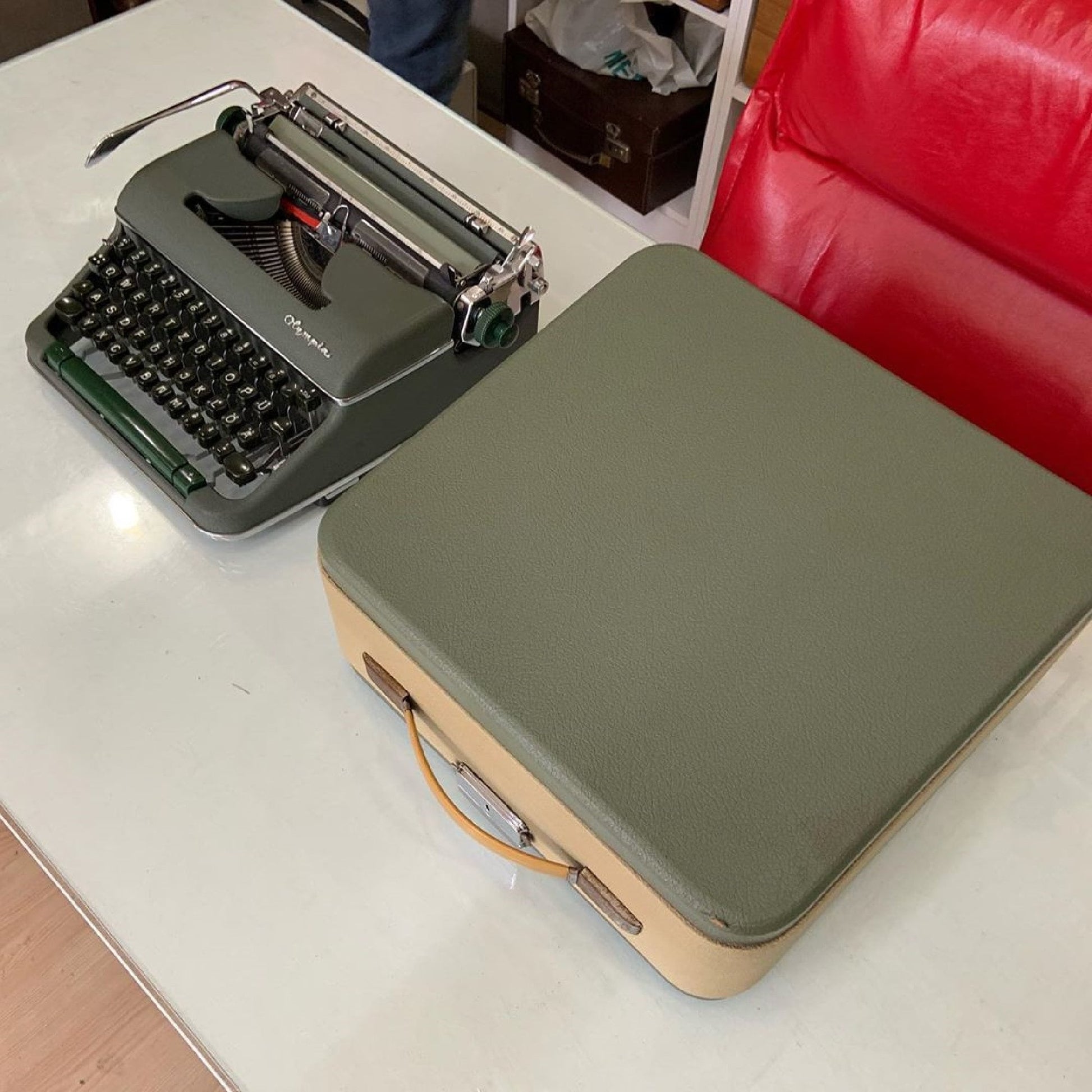 Olympia SM 3 Typewriter | Vintage Green and Black | With or Without Stylish Case Options | Ideal for Retro Writing