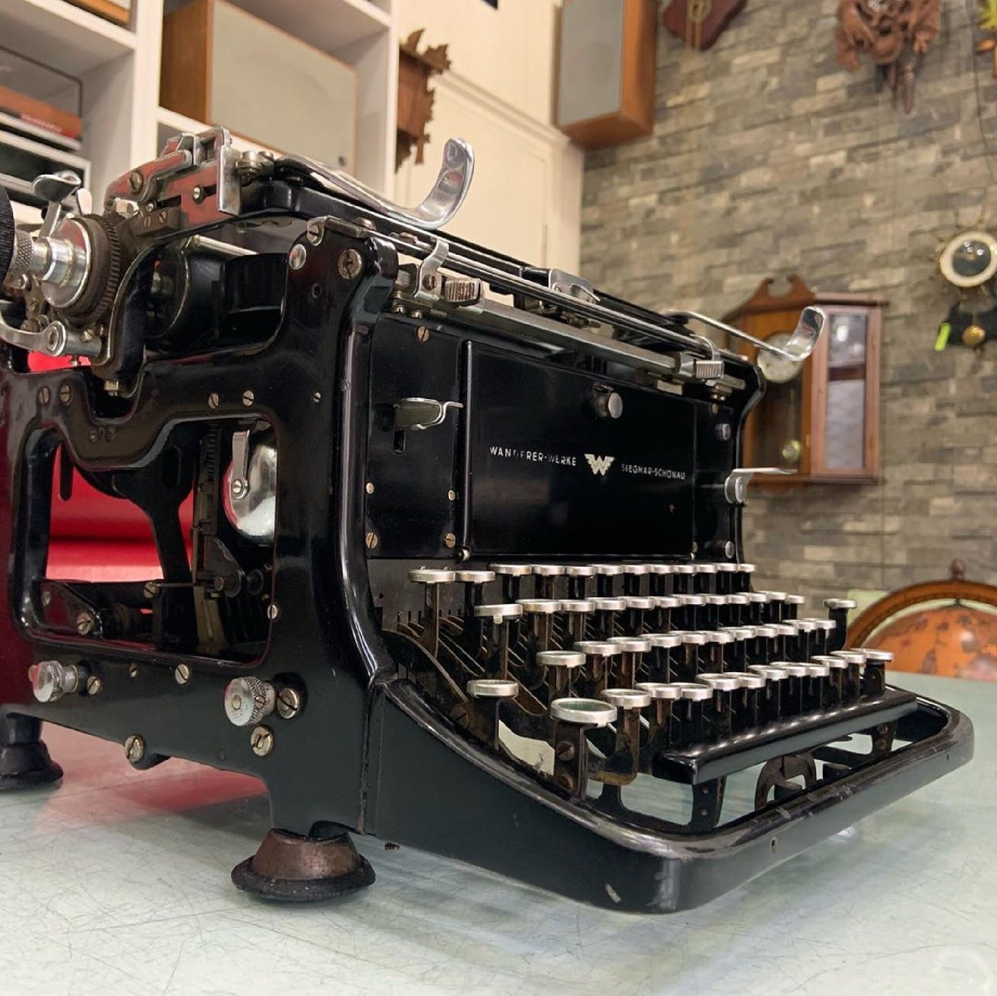 Continental Typewriter,typewriter working