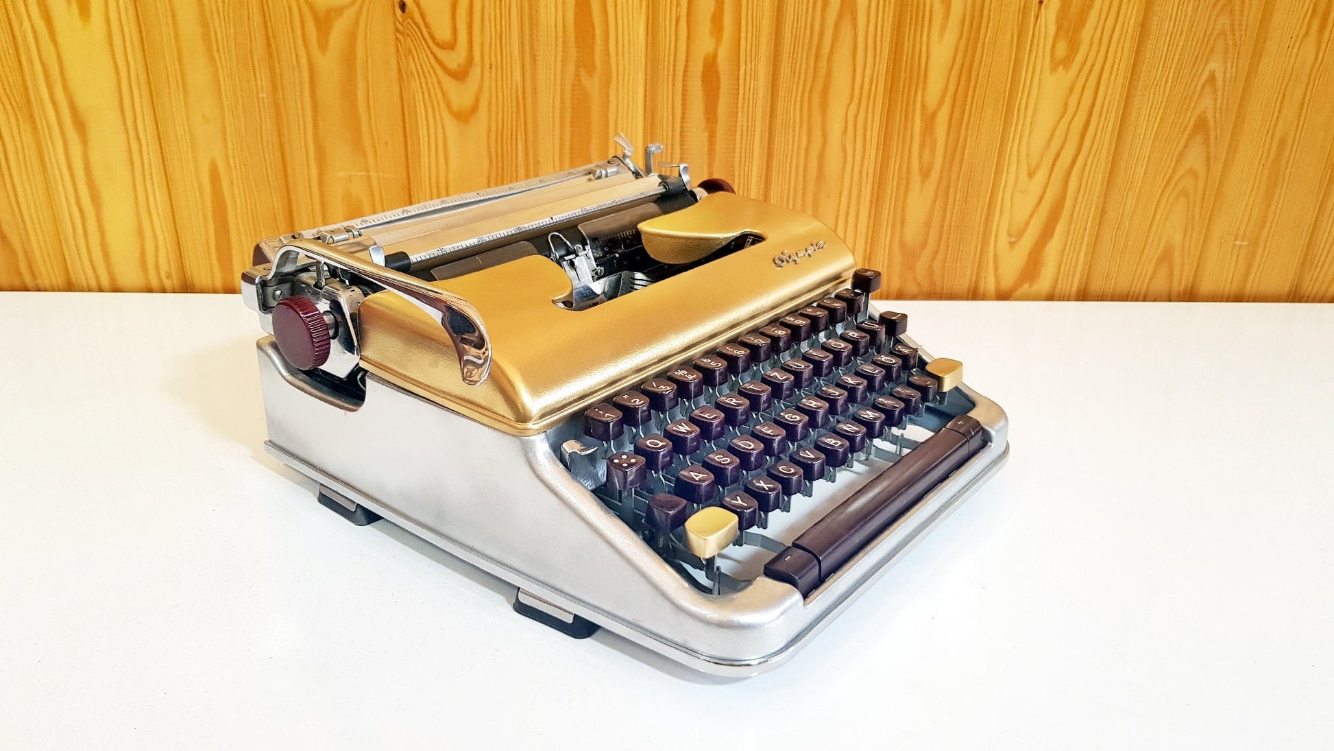 Olympia SM3 Rare Model. Typewriter, old typewriter / The Most Special Gift,typewriter working