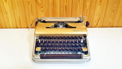 Olympia SM3 Rare Model. Typewriter, old typewriter / The Most Special Gift,typewriter working