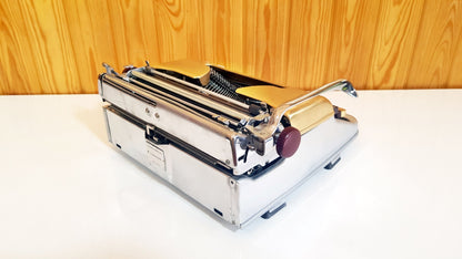 Olympia SM3 Rare Model. Typewriter, old typewriter / The Most Special Gift,typewriter working