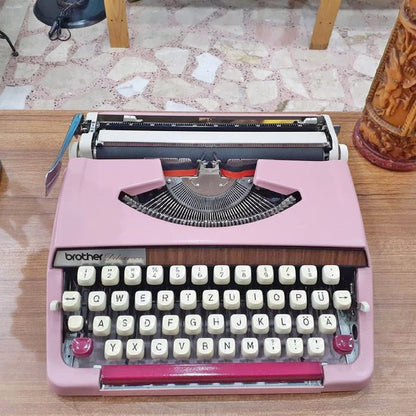 Brother Deluxe Typewriter - Antique Elegance, Modern Reliability!