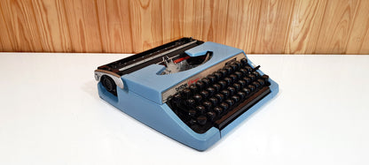 Blue Brother Deluxe Typewriter - Vintage Elegance with a Modern Twist,typewriter working