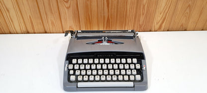 Brother Deluxe Typewriter - A Renewed Classic for Effortless Writing