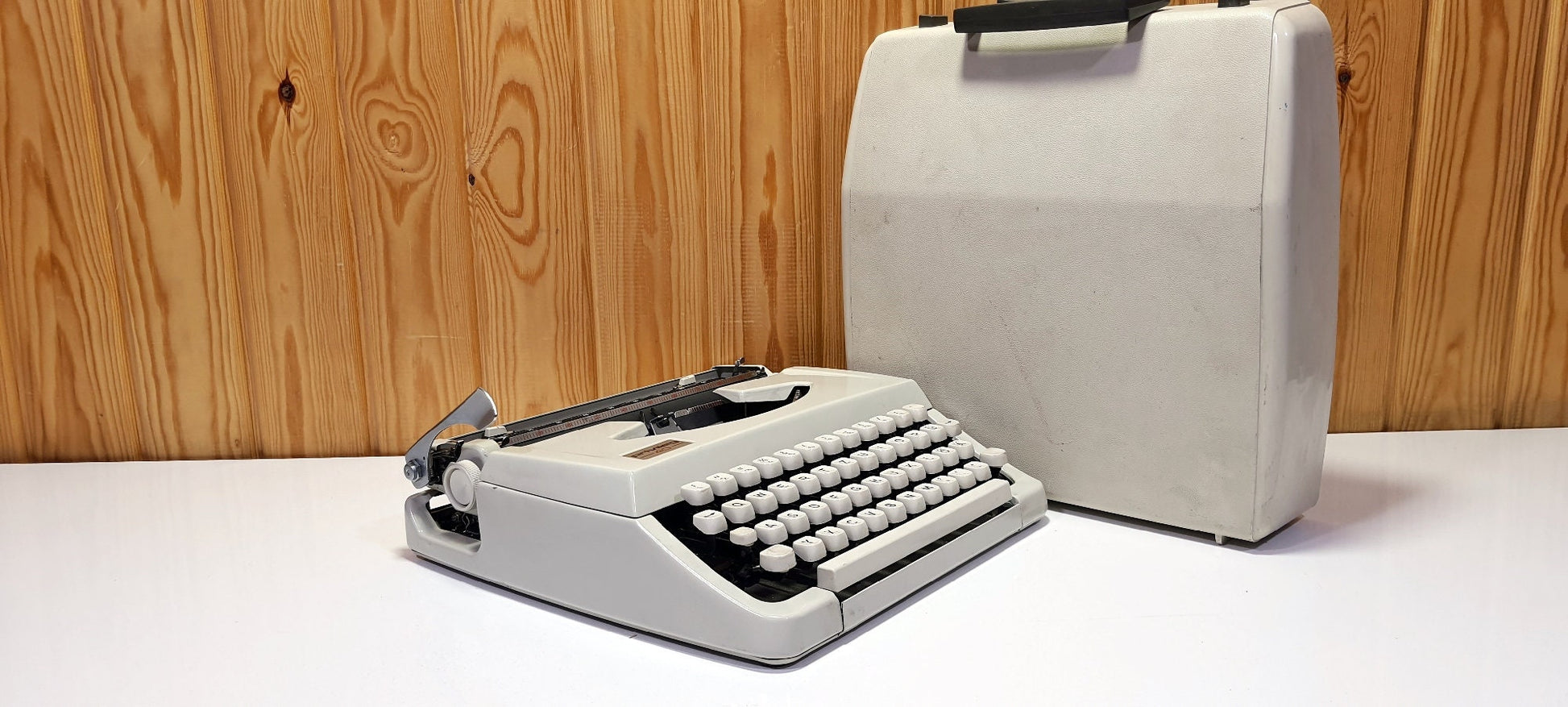 The Privileg typewriter will be the most beautiful gift for your loved ones,making it the most interesting gift for the people you care abou