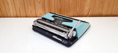 Super Discount. !! Brother deluxe Typewriter,typewriter working
