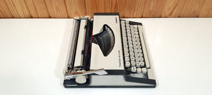 Olympia Deluxe Typewriter - Like Never Used, Very Clean, Typewriter Like New, Fully Operational