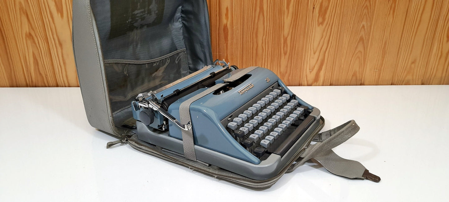 Torpedo Typewriter Very clean. | Typewriter like new,typewriter working