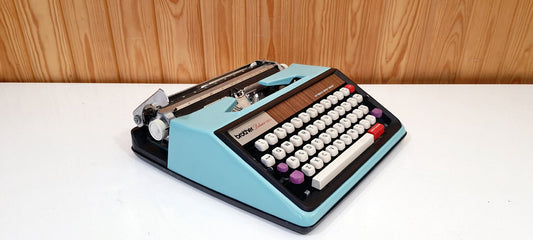 Super Discount. !! Brother deluxe Typewriter,typewriter working