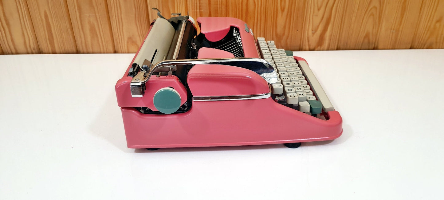 Pink Olympia Monica Typewriter and Pink Bag | Vintage Typewriter,typewriter working