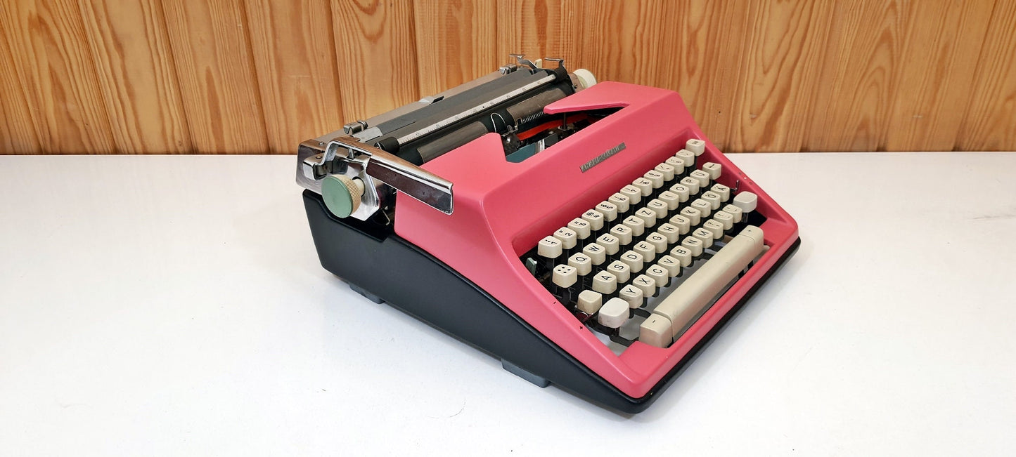 Olympia Pink Typewriter | Typewriter like new,typewriter working