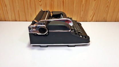 QWERTY | Olympia SM3 Black Typewriter - Premium Gift / Typewriter World / The Most Special Gift,typewriter working