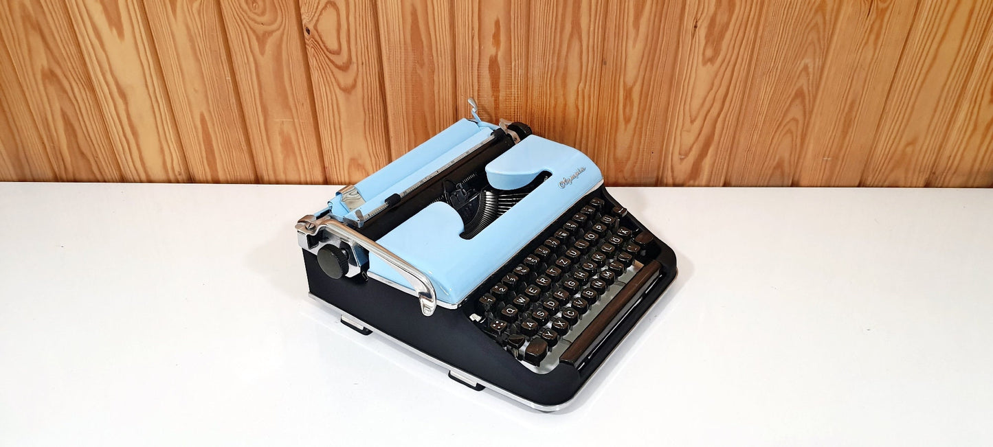 Olympia SM3 Black-Ice Blue Typewriter - Premium Gift / Typewriter World | Typewriter like new| Typewriter Working Serviced