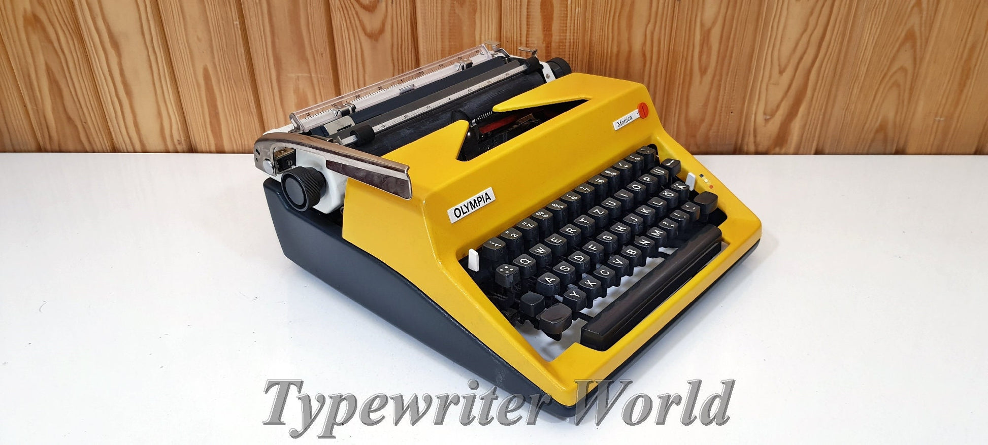 Olympia Monica Yellow Typewriter - Premium Gift / Typewriter World | Typewriter like new,typewriter working