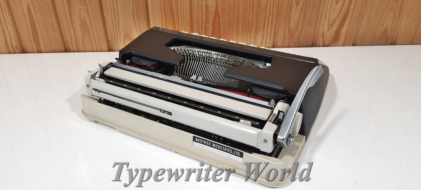 Brother Black Typewriter - A Premium Gift from Typewriter World
