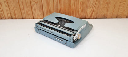 Brother Delux Typewriter - Premium Gift - Full Original