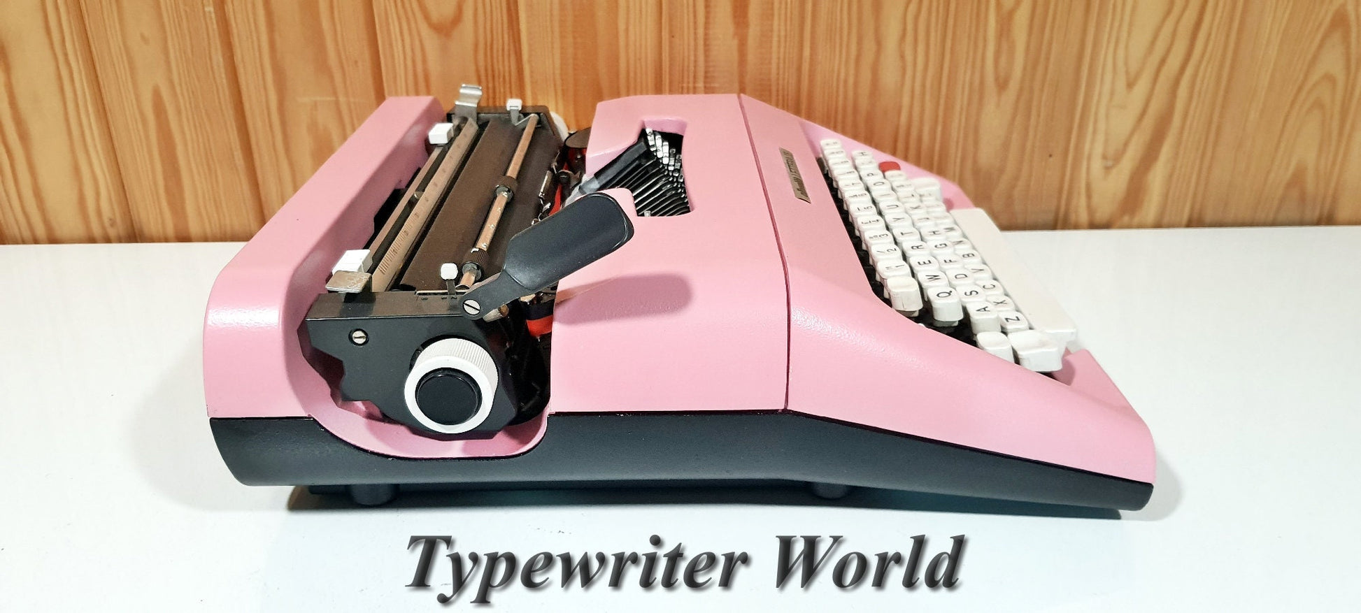 Olivetti Lettera 35 Pink Typewriter - Premium Gift - Fully Functional with QWERTY Keyboard