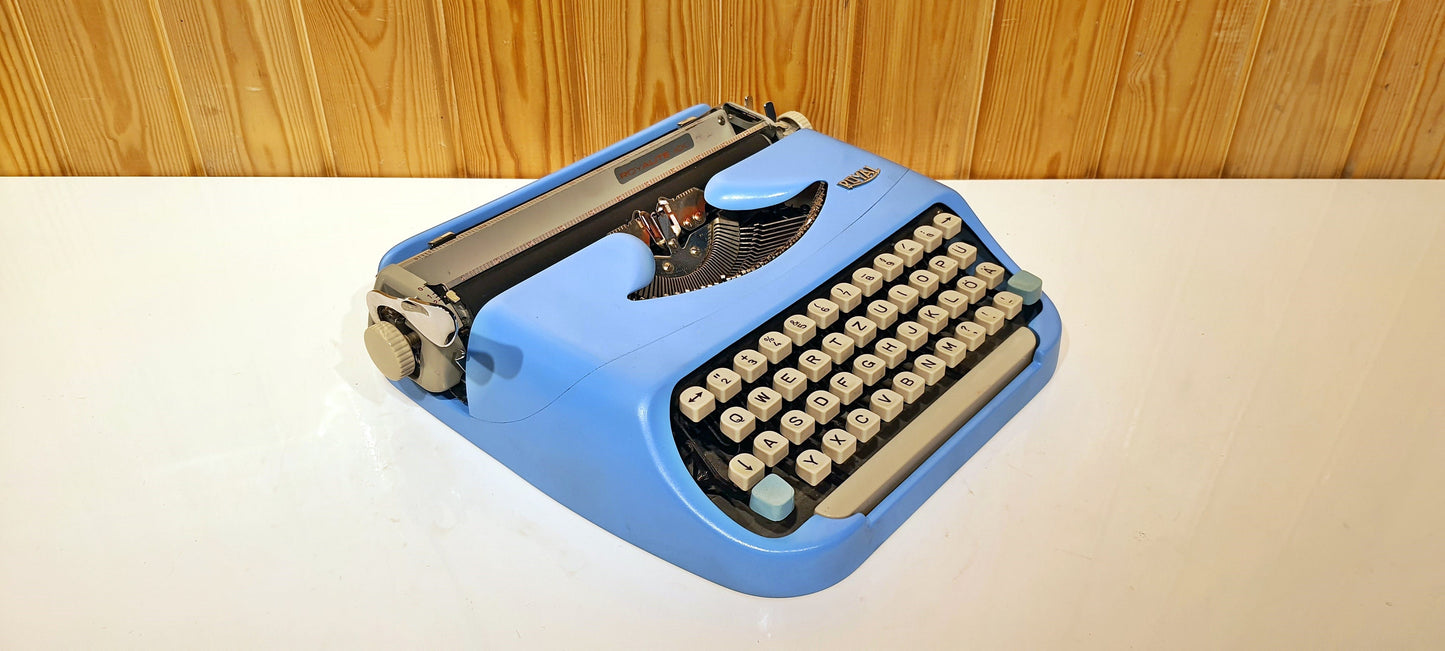 Royal Typewriter Blue| Antique Typewriter | Working Typewriter | Working Perfectly | Fabulous Gift | Typewriter like new