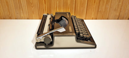 Moon Typewriter MAT Black / QWERTY Keyboard Typewriter / Typewriter World Brand / Special for Valentine's Day | Typewriter like new