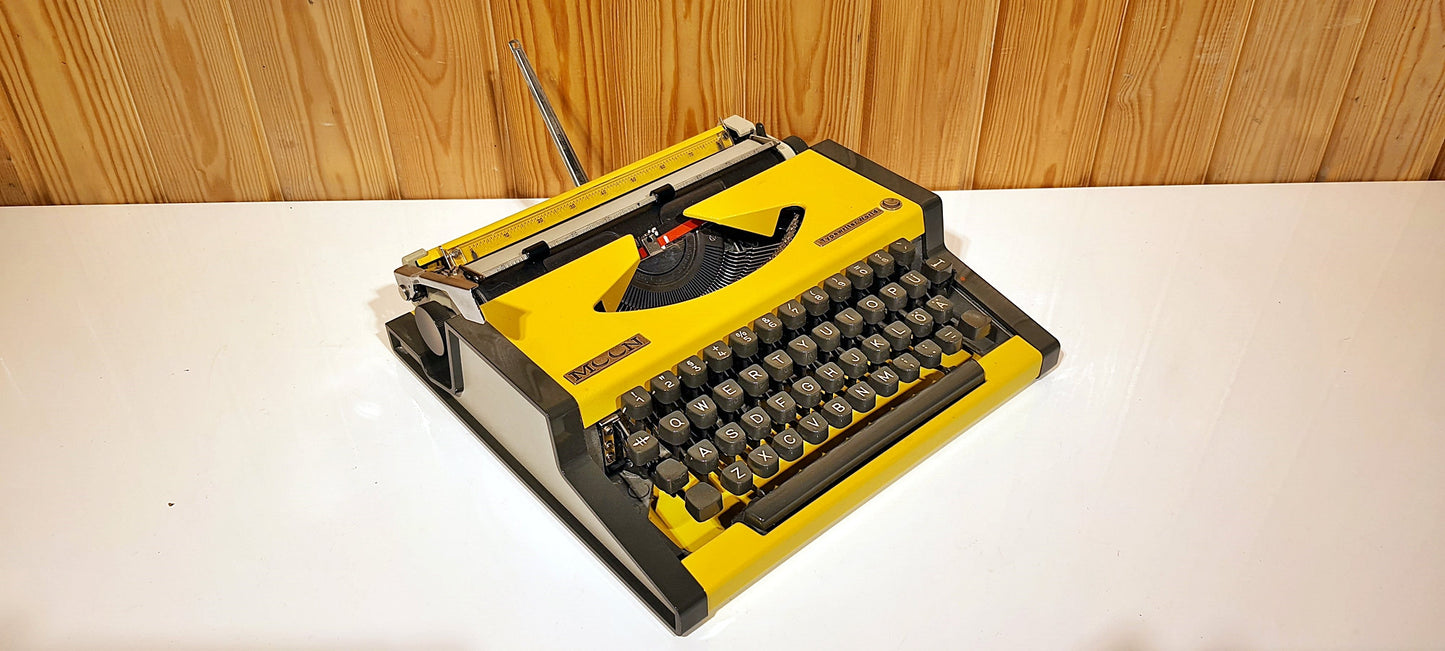 Moon Typewriter QWERTY Yellow - Typewriter World Brand - Ideal for Valentine's Day