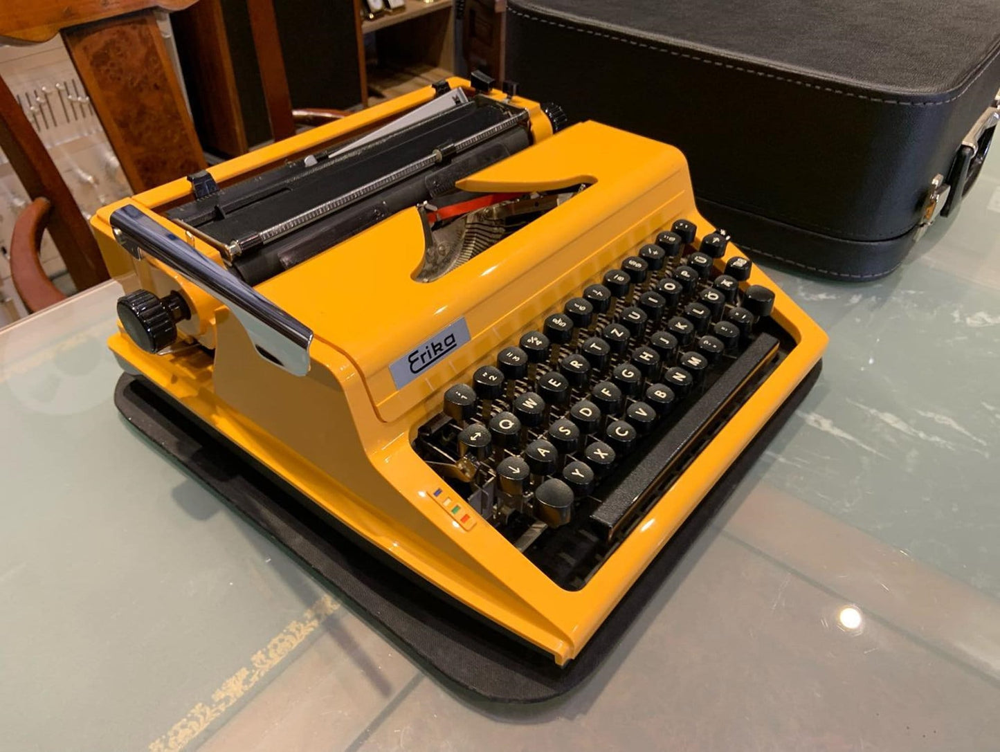 Erika Typewriter | Typewriter like new,typewriter working
