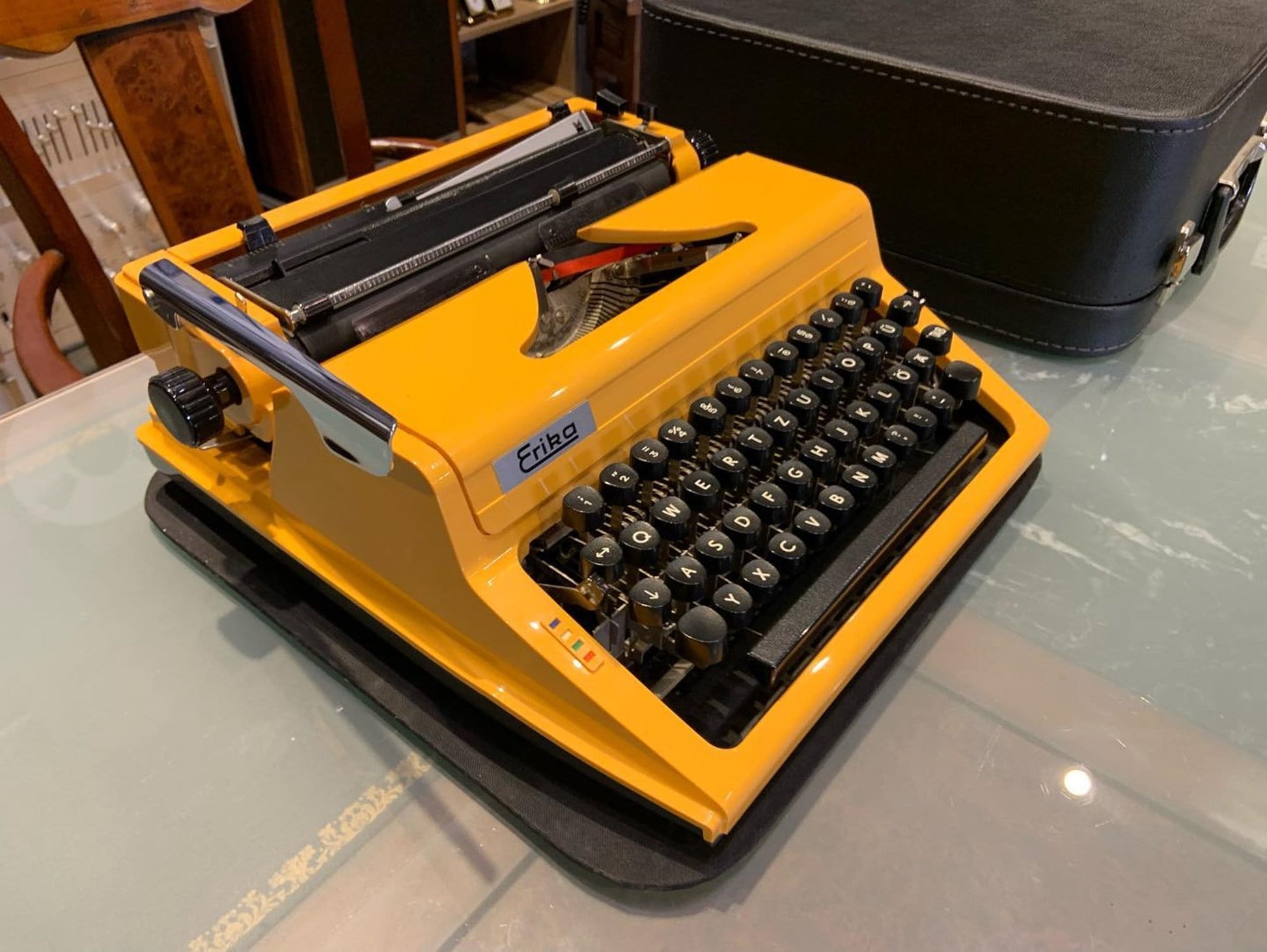 Erika Typewriter | Typewriter like new,typewriter working