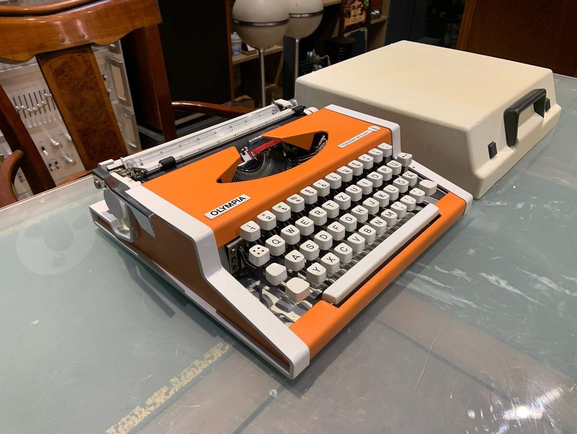 Olympia Traveller Typewriter 1970s / Premium Gift | Orange Typewriter | Old Typewriter,typewriter working