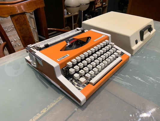 Olympia Traveller Typewriter 1970s / Premium Gift | Orange Typewriter | Old Typewriter,typewriter working