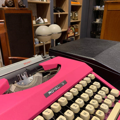 Royal MAT PINK Typewriter | Vintage Elegance | Classic Old Typewriter,typewriter working
