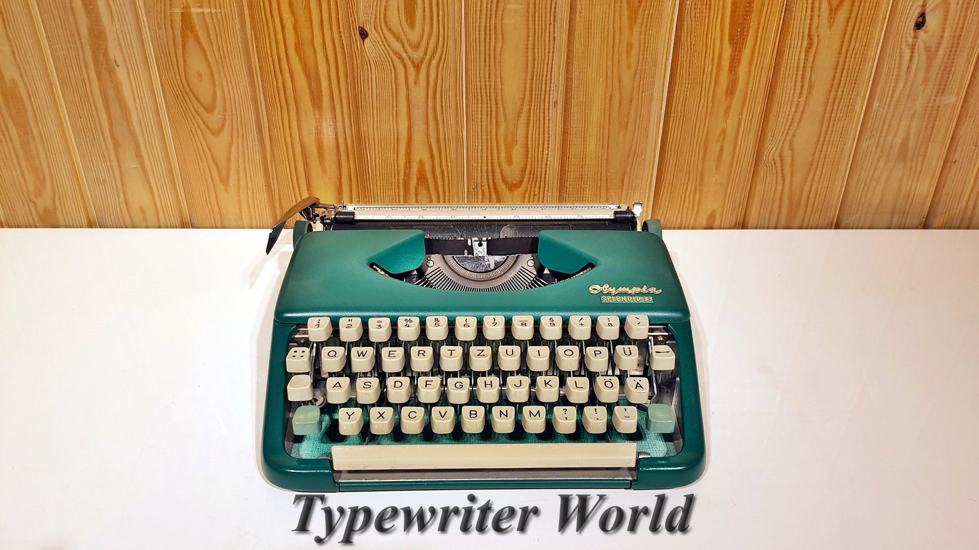 Green Olympia Splendid 33 Typewriter | Green Bag Typewriter,typewriter working