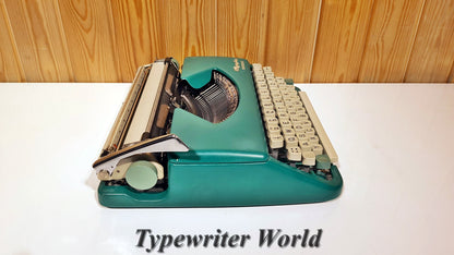 Green Olympia Splendid 33 Typewriter | Green Bag Typewriter,typewriter working