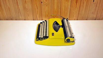 Adler Tippa Yellow Typewriter | Yellow Bag Typewriter | Typewriter like new | Old Typewriter | QWERTY Typewriter, QWERTZ Typewriter