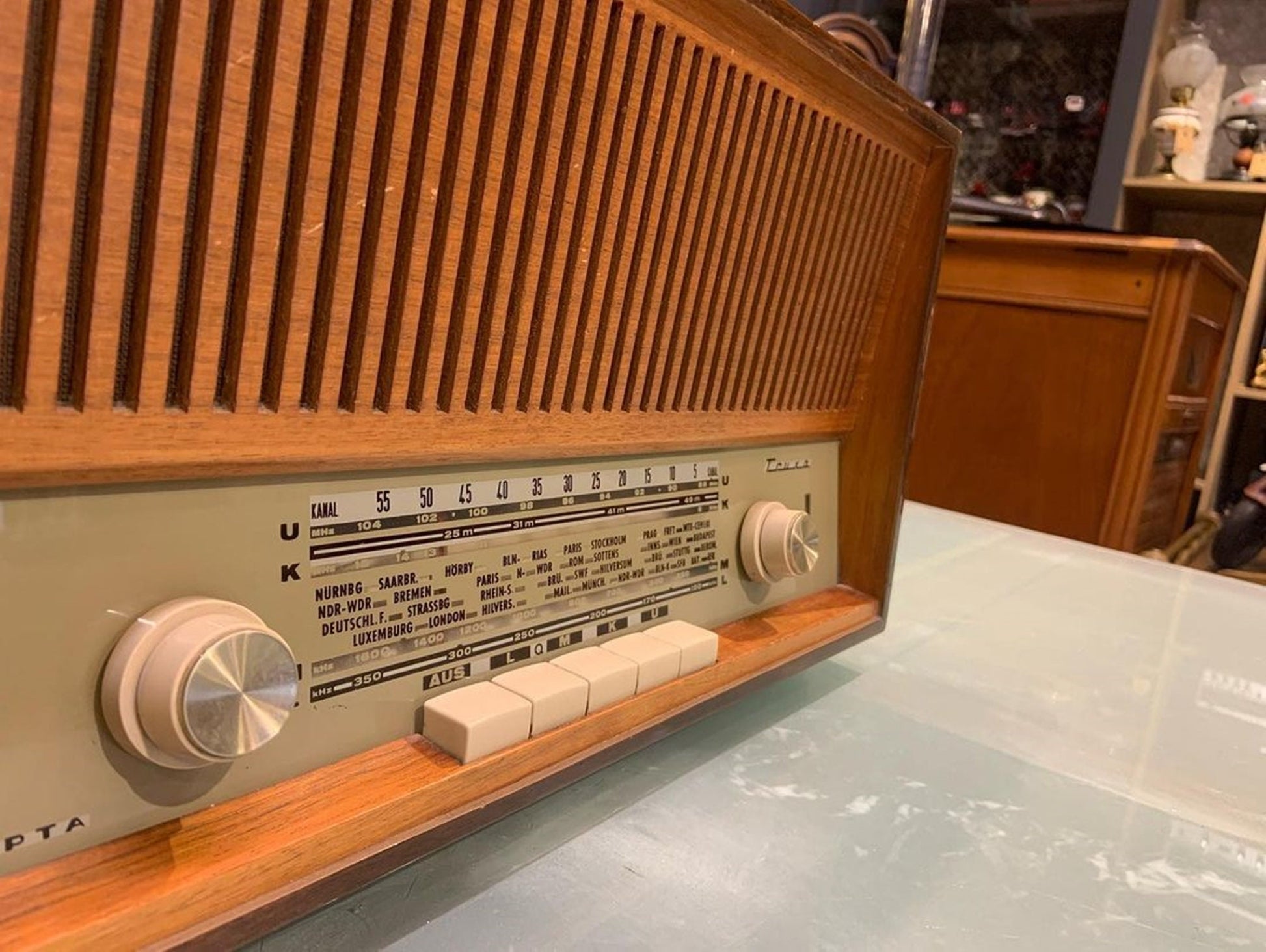 Loewe Opta Truxa Vintage Radio: A Symphony of Nostalgia and Modern Elegance with Antique Design and Lamp Feature