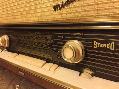 AEG Midinette 61 Vintage Radio - A Harmonious Blend of Nostalgia and Functionality