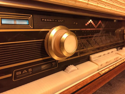 Blaupunkt Granada Radio - A Fusion of Vintage Radiance and Modern Appeal