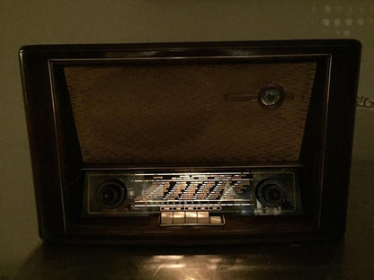 Braun 300 Radio - Vintage Radiance Illuminated