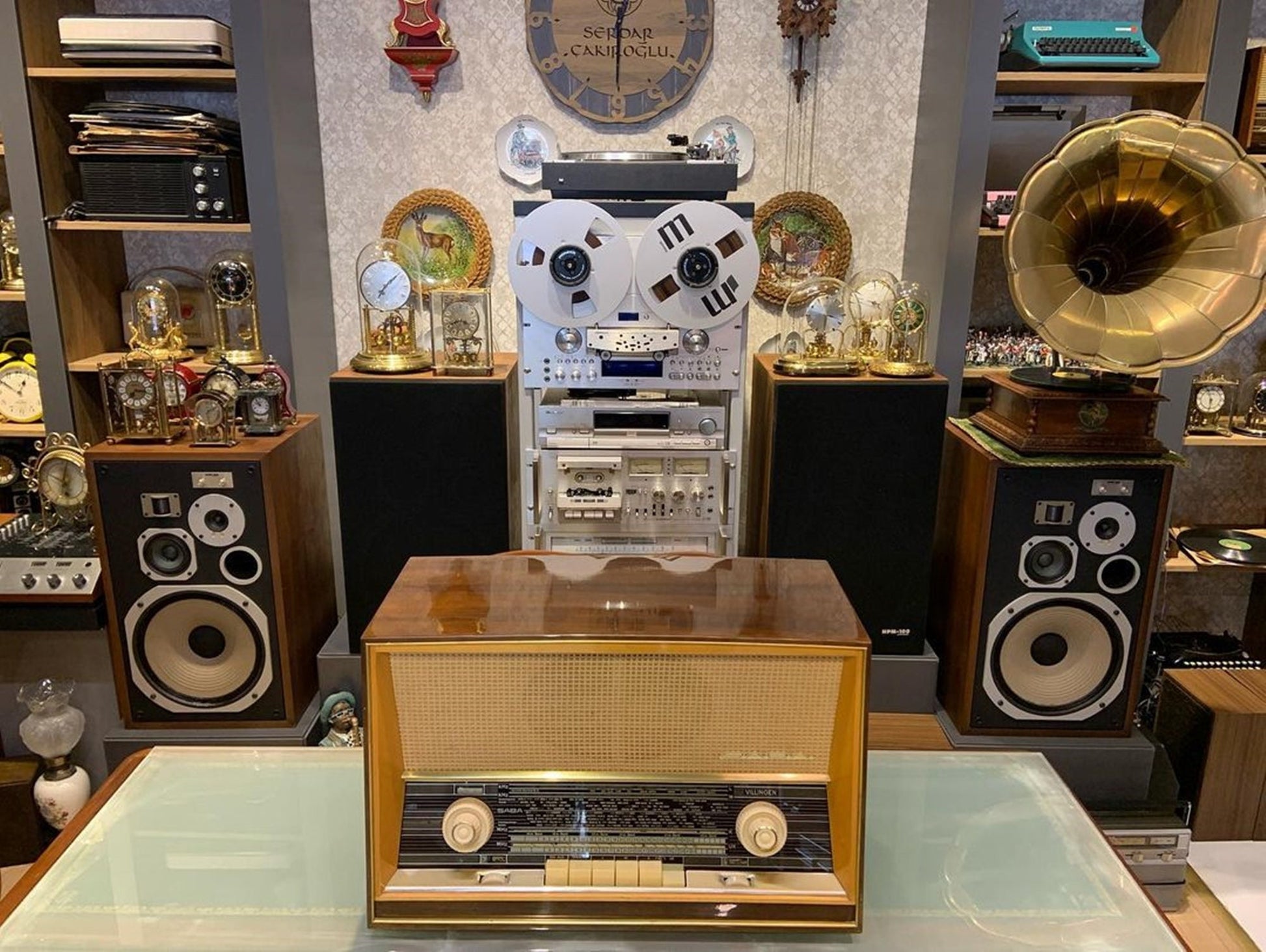 SABA Triberg-125 Radio - Vintage Audio Elegance - For Sale