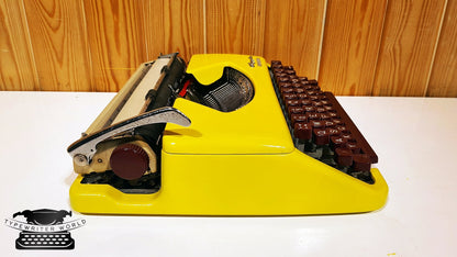 Olympia Yellow Typewriter - Premium Gift | Burgundy Key + Bag | Typewriter Like New,typewriter working