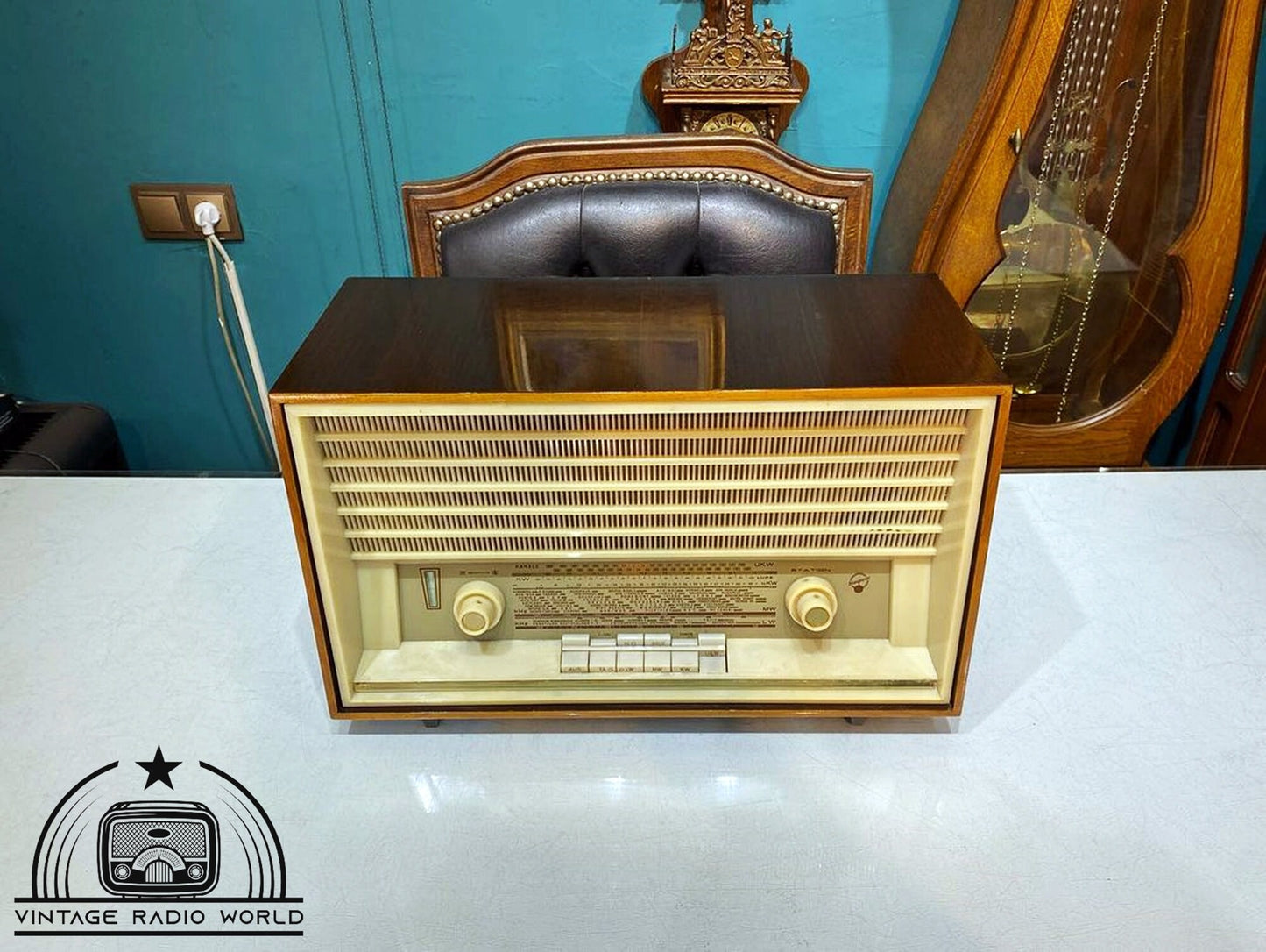 Blaupunkt Sultan Radio - A Majestic Blend of Nostalgia and Illumination