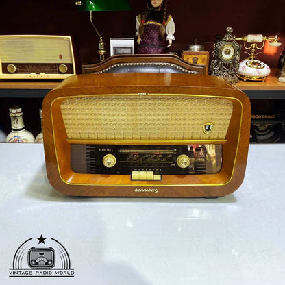 Soneberg 697 Radio - Vintage Audio Elegance with Lamp Feature - For Sale