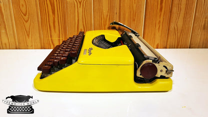 Olympia Yellow Typewriter - Premium Gift | Burgundy Key + Bag | Typewriter Like New,typewriter working